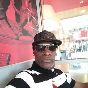 Meet your Posher, Derrick